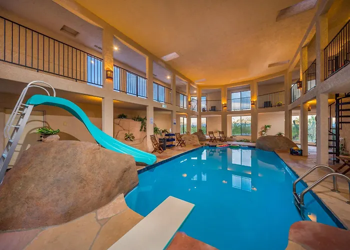 Indoor Pool , Amazing Views, Game Room, Gym & Holiday home Tucson