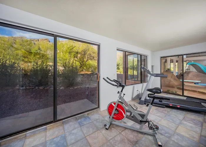 Indoor Pool , Amazing Views, Game Room, Gym & Holiday home *