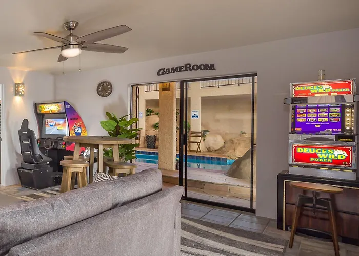 Indoor Pool , Amazing Views, Game Room, Gym & Holiday home