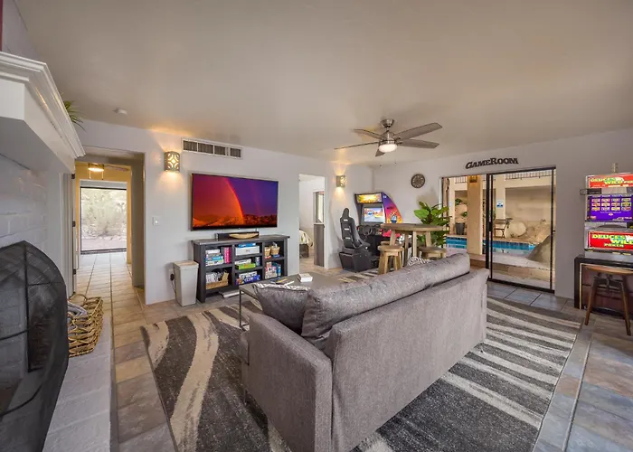 Holiday home Indoor Pool , Amazing Views, Game Room, Gym & Tucson