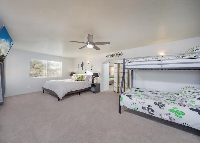Holiday home Indoor Pool , Amazing Views, Game Room, Gym &