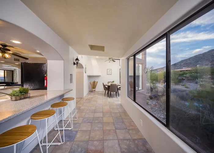 Holiday home Indoor Pool , Amazing Views, Game Room, Gym & Tucson