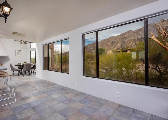 Holiday home Indoor Pool , Amazing Views, Game Room, Gym & Tucson