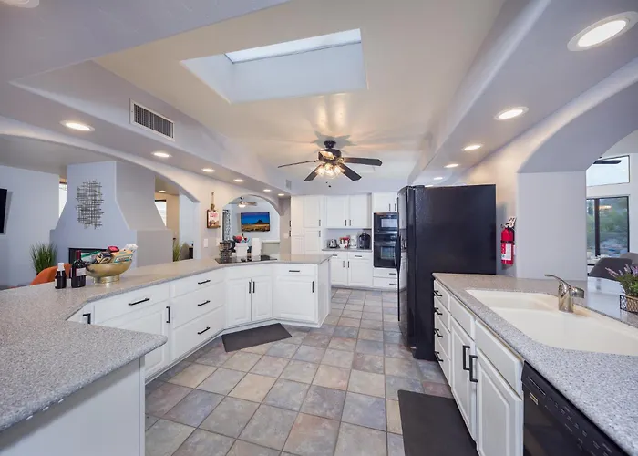 Indoor Pool , Amazing Views, Game Room, Gym & Tucson
